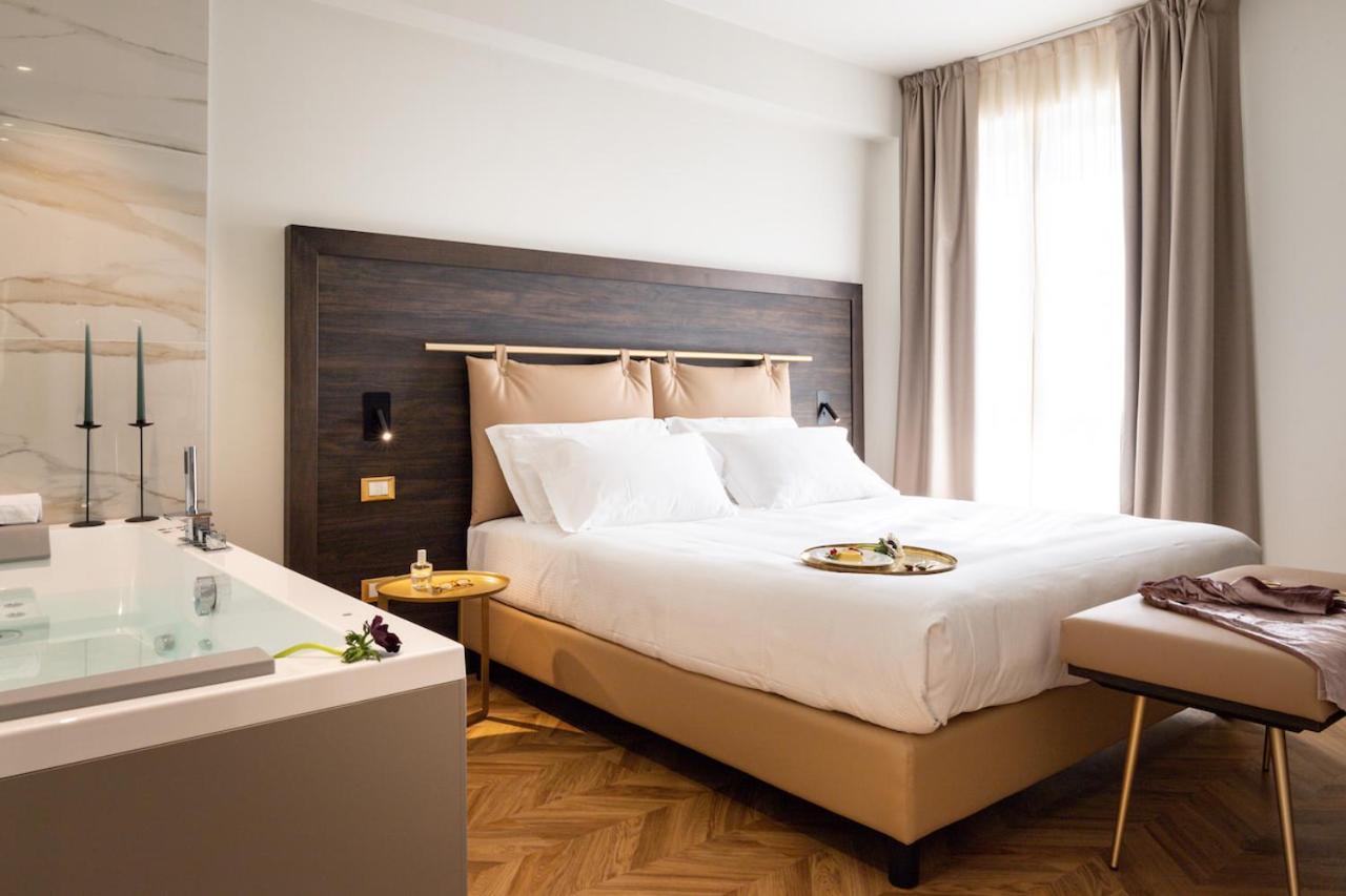 Jacuzzi Suite Home By Enjoy Garda Hotel Peschiera del Garda Exterior foto